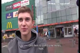 بنت ترتدي الوظ للدورة الشهرية سكس