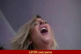 سكس اب يعلم بنته المصارعه وينكها xnxx