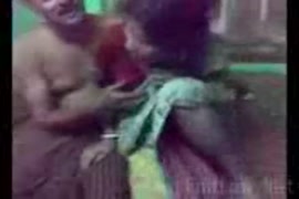 ولد ينيك اختوا ويخطصبه