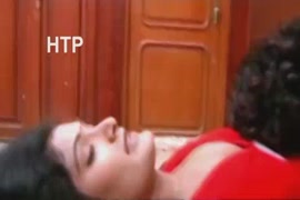 استمنى في غرفة نومي أثناء مشاهدة الأفلام الإباحية.