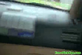 تم جرها على قضيب سائق سيارة أجرة شوفيني اعتقد أنها تستطيع أن تضربه بقسوة بكونها امرأة، ولكن انتهى الأمر بممارسة الجنس على وجهها بدلاً من ذلك.