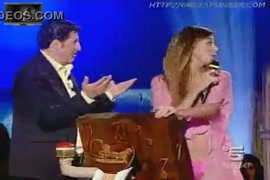 الحمار امرأة جميلة.