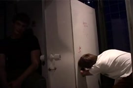 بنات ينتاكن من حيوانات xxx