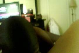 الكلبة السمينة nacole تحصل مارس الجنس بشدة من قبل قضيب كبير ، وتأخذها في أعماق مؤخرتها بينما تئن بصوت عالٍ.