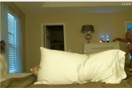 في سن المراهقة الشرج لعبة تلعب الديك.